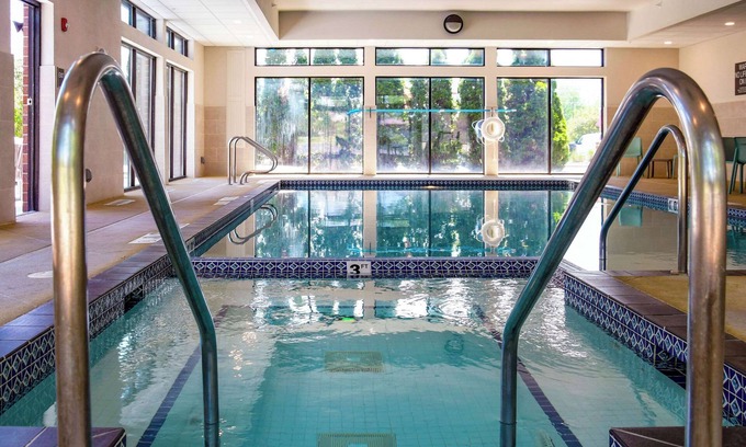 Village of Germantown Hotel | Comfort Inn & Suites NW Milwaukee