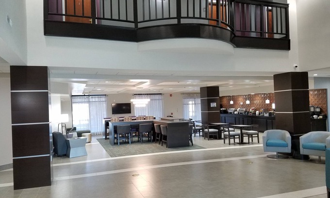 Columbus Hotel | Comfort Inn & Suites Columbus North