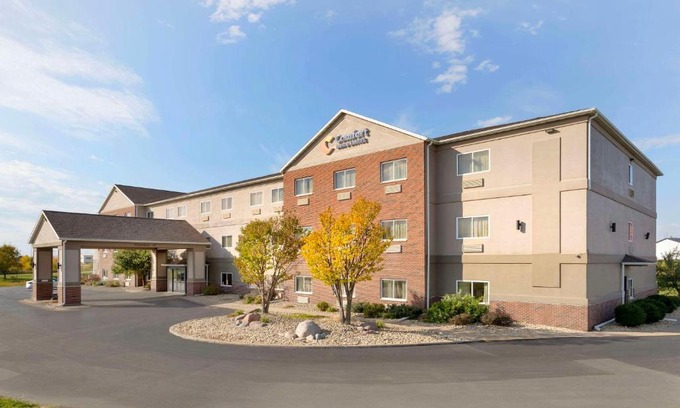 Quad Cities Hotel | Comfort Inn & Suites Davenport - Quad Cities