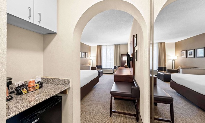 Croasdaile Farm Master Hotel | Comfort Inn & Suites Durham near Duke University