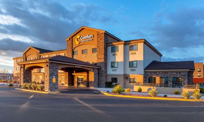 Page Hotel | Comfort Inn & Suites Page at Lake Powell