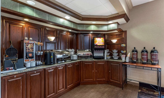 Warsaw Hotel | Comfort Inn & Suites Warsaw near US-30