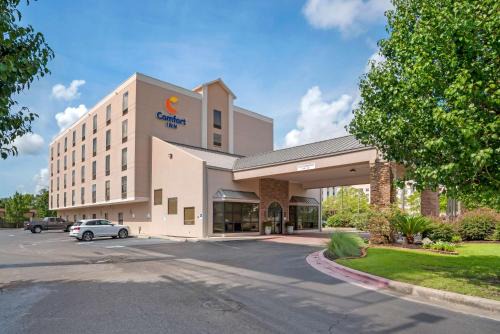 Highlands - Perkins Hotel | Comfort Inn University Area