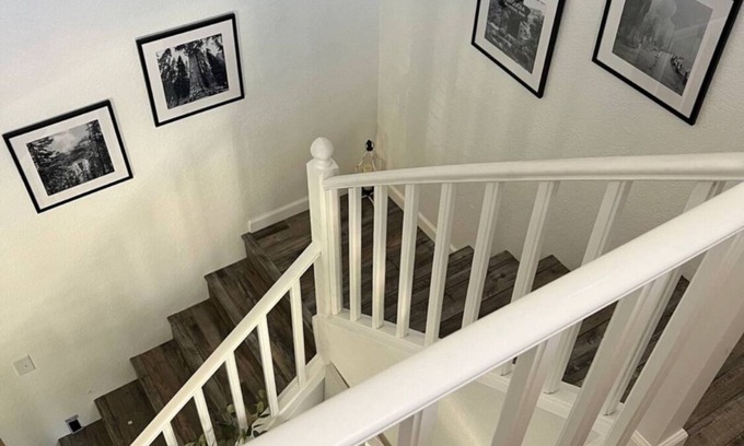 Three Rivers House | Comfort meets Tranquility Condo near the entrance to the Sequoias