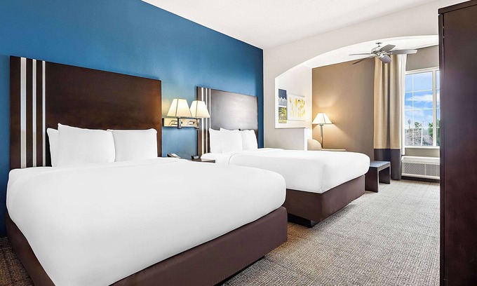 Little Woods Hotel | Comfort Suites New Orleans East