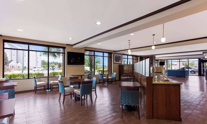 Saraland Hotel | Comfort Suites North Mobile