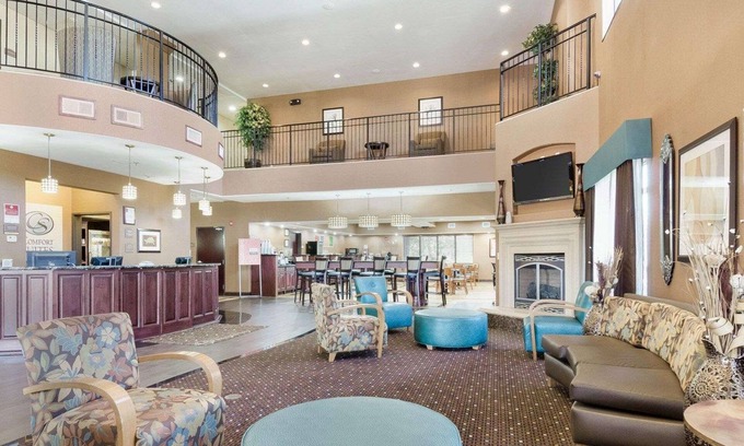 Topeka Hotel | Comfort Suites Topeka Northwest