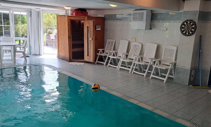 Vranov House | Comfort vila at Prague,indoor pool,whirlpool,sauna