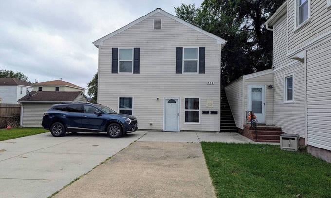 Hampton Apartment | Comfortable 2-BR apt, WiFi & AC. Between Fort Monroe & Buckroe Beach