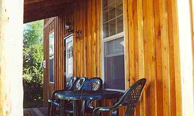 Dillon House | Comfortable accommodations located in the small town of Dillon, Mt.