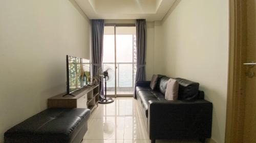 Pantai Indah Kapuk Apartment | Comfortable and Minimalist 2BR at Gold Coast Apartment By Travelio