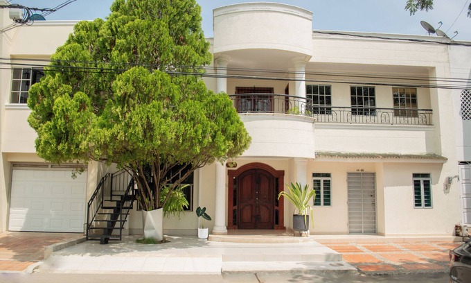 Monteria Apartment | Comfortable and quiet apt north, in front of Alamedas del Sinu, suitable for family.