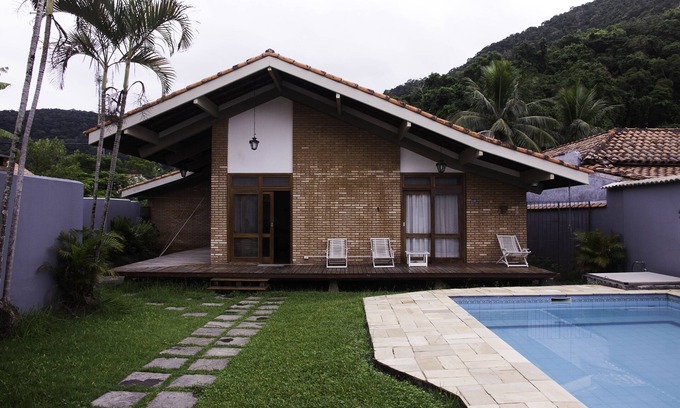 Praia de Barequecaba House | Comfortable beach house with pool, terrace, barbecue, 300m from the beach