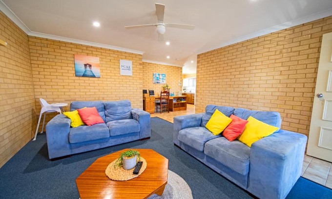 Geraldton Apartment | Comfortable Central Unit