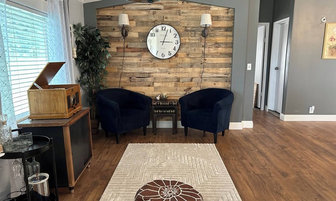 Ruth House | Comfortable home in the country near McComb, MS with high speed internet, pool