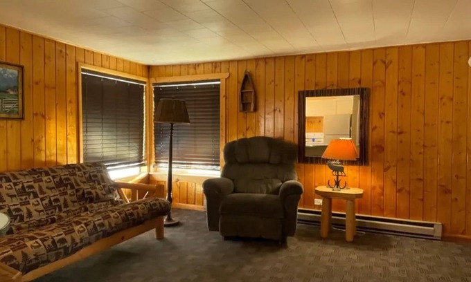Wisdom Cabin | Comfortable lodging in the heart of the Big Hole Valley!