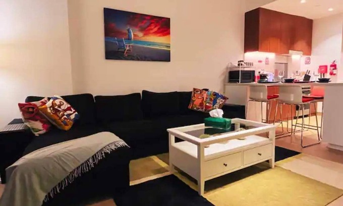 Bur Dubai Apartment | Comfortable new Apt-full Seaview