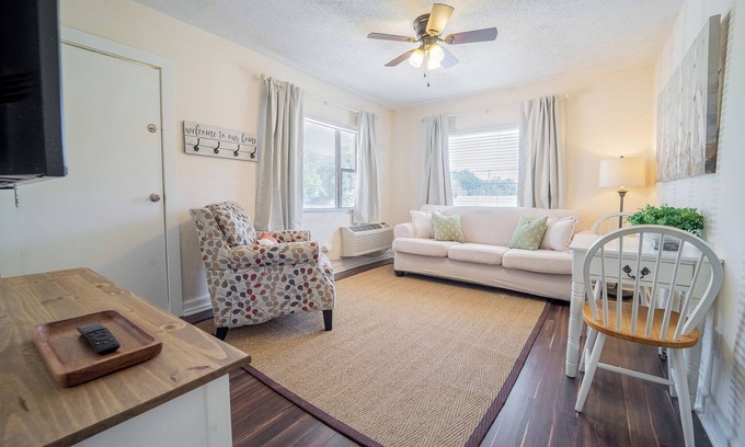 Mobile Apartment | Comfy and Relaxed 2-Bedroom Loft in Midtown