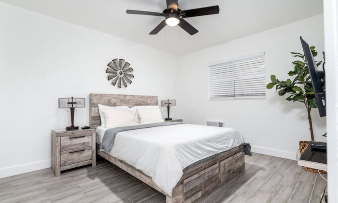 Middle River Terrace Apartment | Comfy Condos @ Middle River - #1