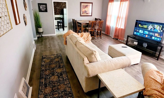 Velda City House | Comfy, Cozy and Clean 3-Bedroom House to Enjoy and Kickback!