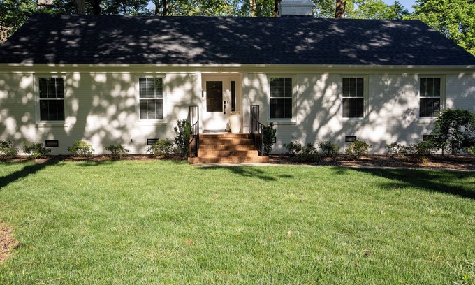 Green Valley House | Comfy family or multi couple retreat. Near Friendly Center, Tanger, Downtown!