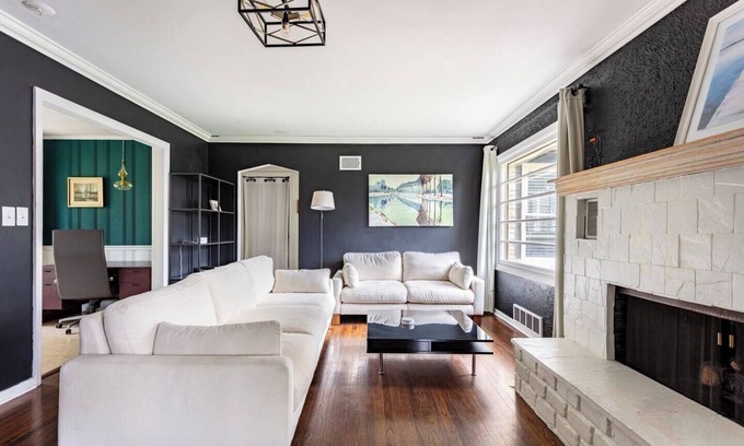 Roeland Park House | Comfy, quiet & private 2BR home.