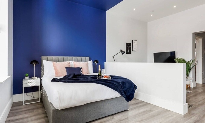 West Cliff Apartment | Comfy Seaside Studio Apt w/Free Gym & Wi-Fi