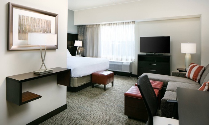 Historic East Village Apartment | Comfy Studio Suite | Free Breakfast, Free Wi-Fi, Indoor Pool, Hot Tub