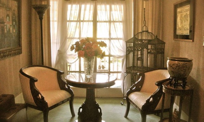 Bainbridge Bed & Breakfast | Commodore Bed & Breakfast / Library Room