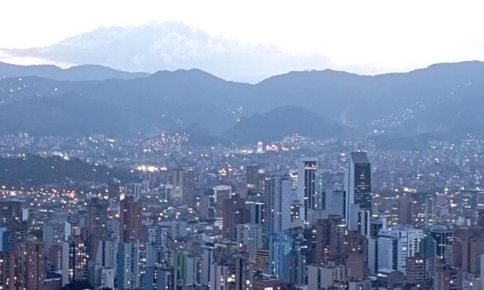 Villa Hermosa Apartment | Comodo apartamento en Medellín con una vista maravillosa de la ciudad