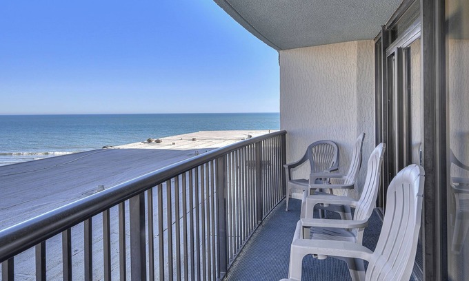 Myrtle Beach Condo | Compass Cove by Elliott Beach Rentals