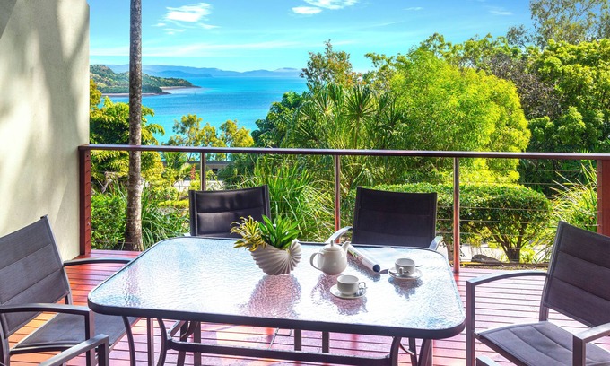Hamilton Island Apartment | Compass Point 7, Compass Point 7 on Hamilton Island
