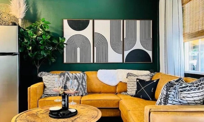 Sierra Village House | Compass SOUTH! A Boho Bungalow Fast Wi-Fi A/C