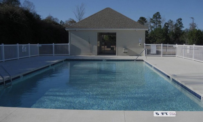 Socastee Condo | Condo 3BR 2BA with Community pool in Gated Community