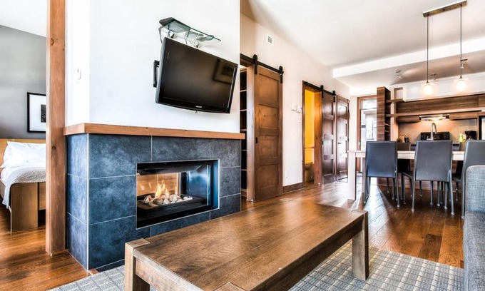 Lac Superieur Village House | Condo in an enchanting site