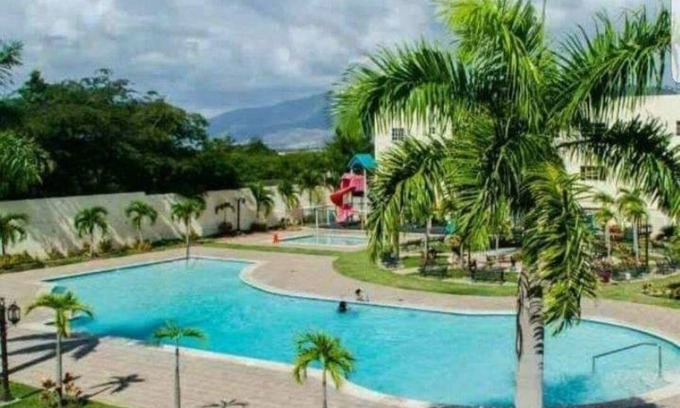 Gregorio Luperon Condo | Condominio Paradise III con 3 piscinas, gym, parque infantil y mas.