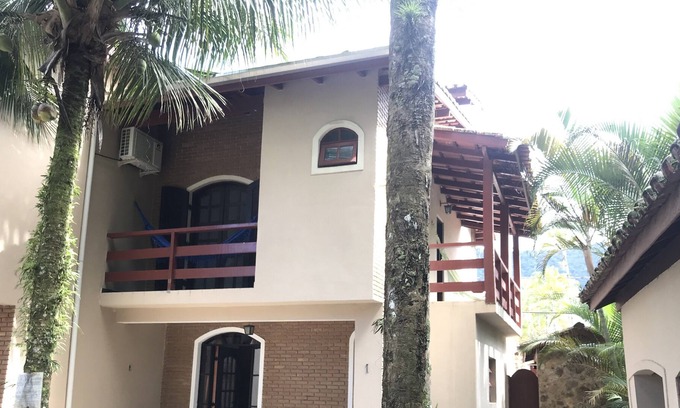 Lazaro House | Condominium Guarany