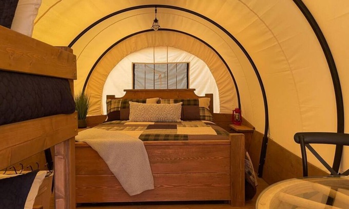 Moreland Cabin | Conestoga Wagon Retreat