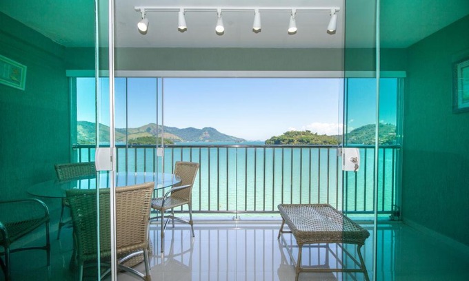 Caieira Apartment | Conforto com vista para o mar!