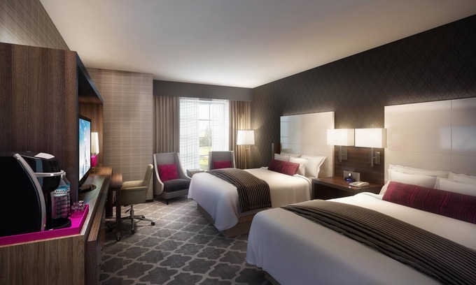 Whitehaven Hotel | Connecting Double Queen -Outdoor Pool -Gym -Restaurants -Airport Shuttle