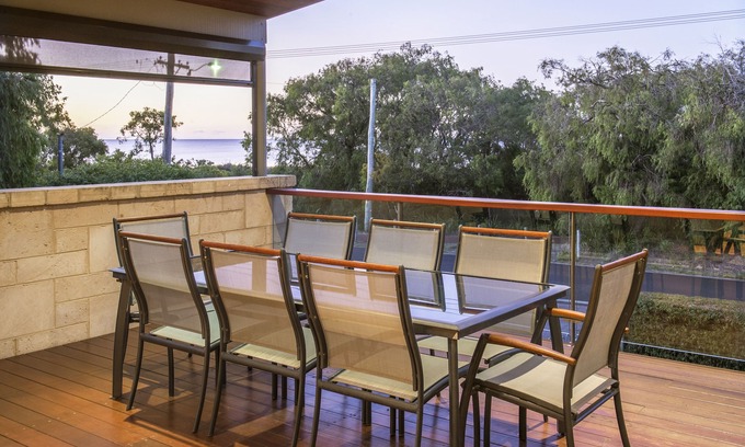 Quindalup House | Contemporary Quindalup Beachside Escape.