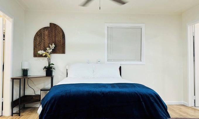 Mojave Apartment | Contemporary Studio Near Mojave Aerospace Airport