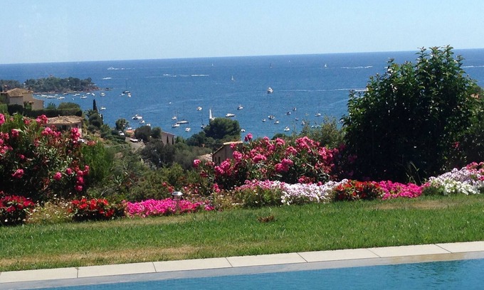 Saint-Raphael Villa | Contemporary villa, exceptional sea and Esterel view
