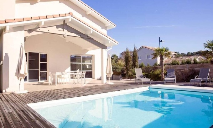 Capbreton House | Contemporary villa between the beaches and the city ranked 5 stars