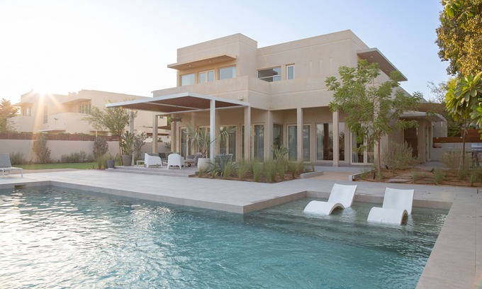 Arabian Ranches Villa | Contemporary villa with swimming pool and superb garden-15mn from Mall of the Emirates