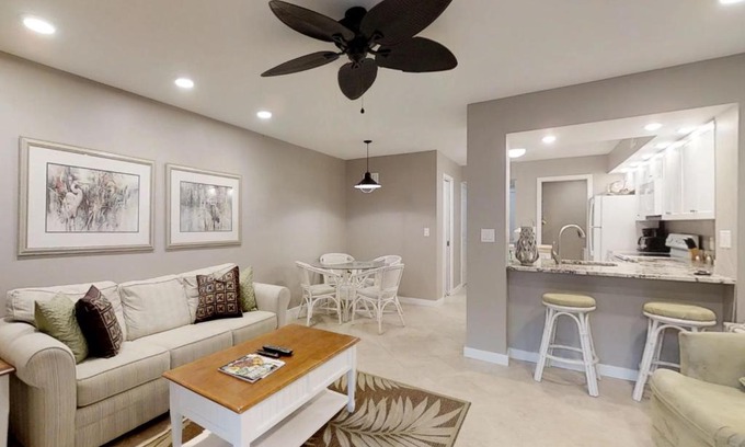 Hilton Head Island Hotel | Continental Club 6