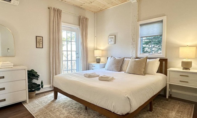 Somesville Apartment | Convenient 1 BR in Center of Acadia! [Willowbrook]