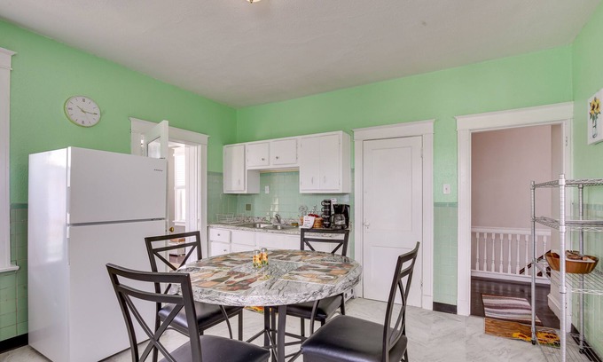 Jennings Apartment | Convenient Jennings Apartment, 12 Mi to St Louis!