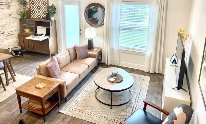 Pine Forest House | Convenient Location | Spacious 3-Bedroom | Pool Access & Modern Amenities!