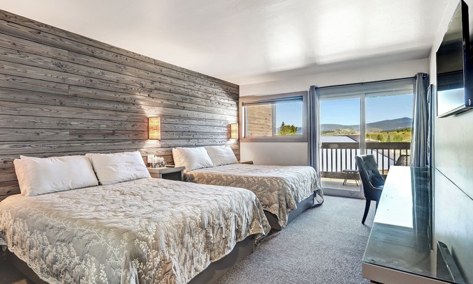 Angel Fire Hotel | Convenient Location | Elk Horn Lodge 304